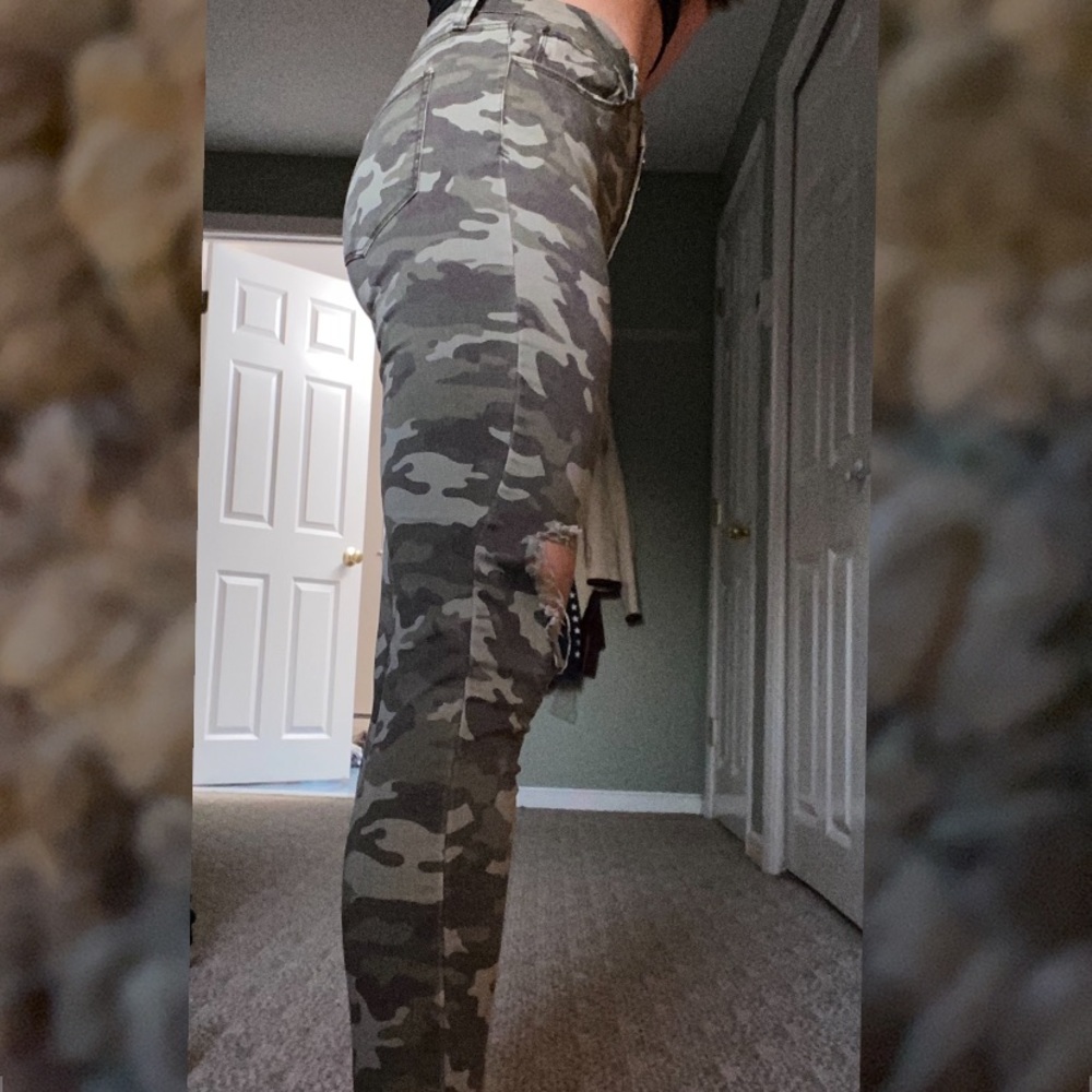 Like new camo jeans
